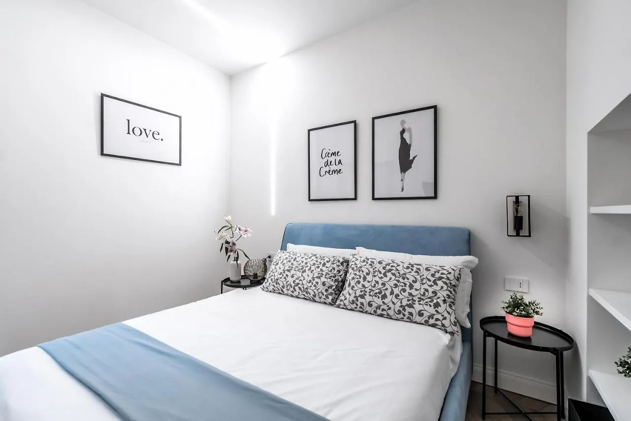 Duomo-Porta Venezia, Luxury Design Apartment Milan