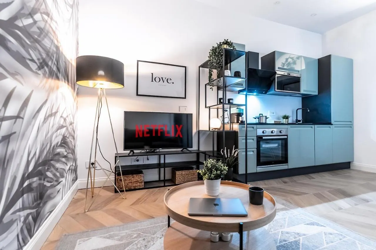Duomo-Porta Venezia, Luxury Design Apartment Milan Italy
